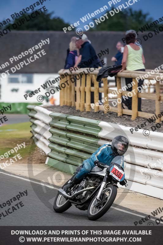 Vintage motorcycle club;eventdigitalimages;mallory park;mallory park trackday photographs;no limits trackdays;peter wileman photography;trackday digital images;trackday photos;vmcc festival 1000 bikes photographs